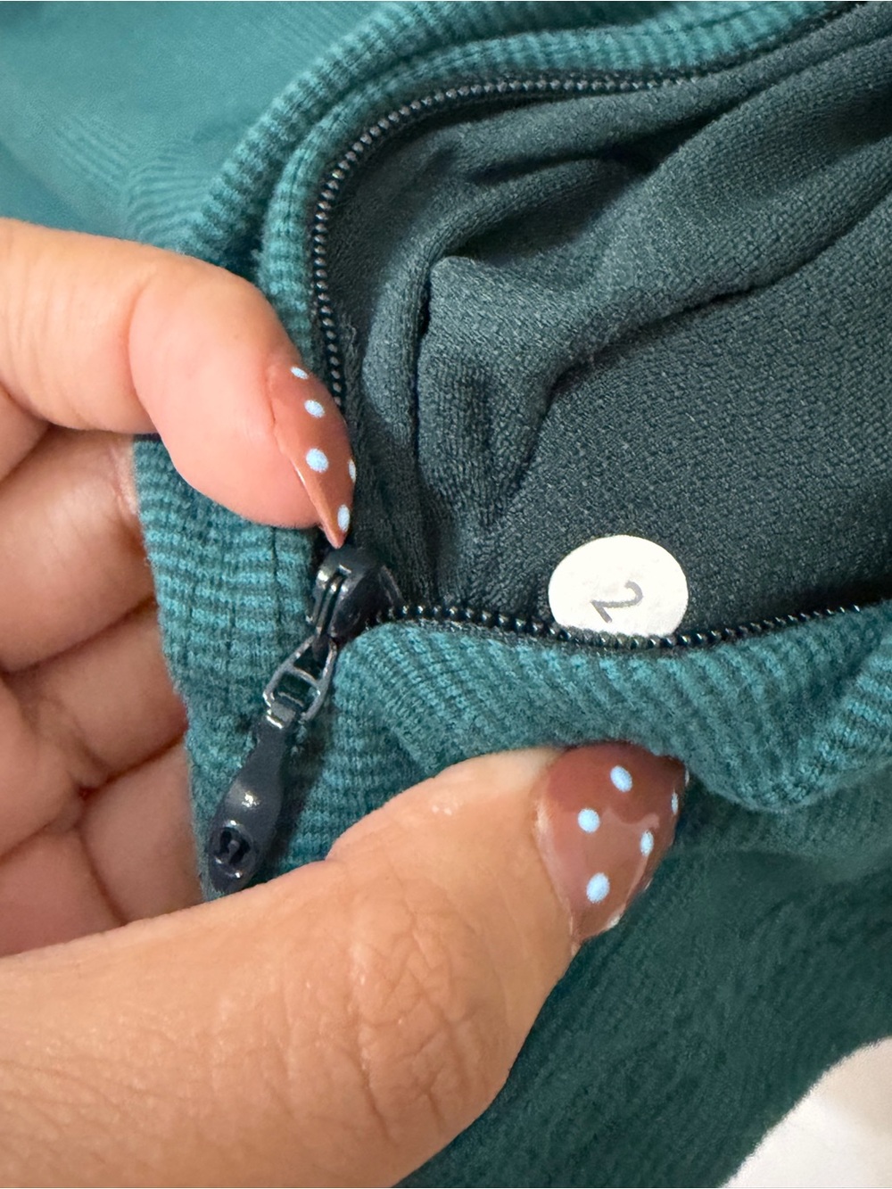 Lululemon Pull Over - Picture 3 of 4